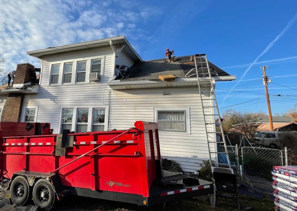 Roof repairing of old house in knoxville